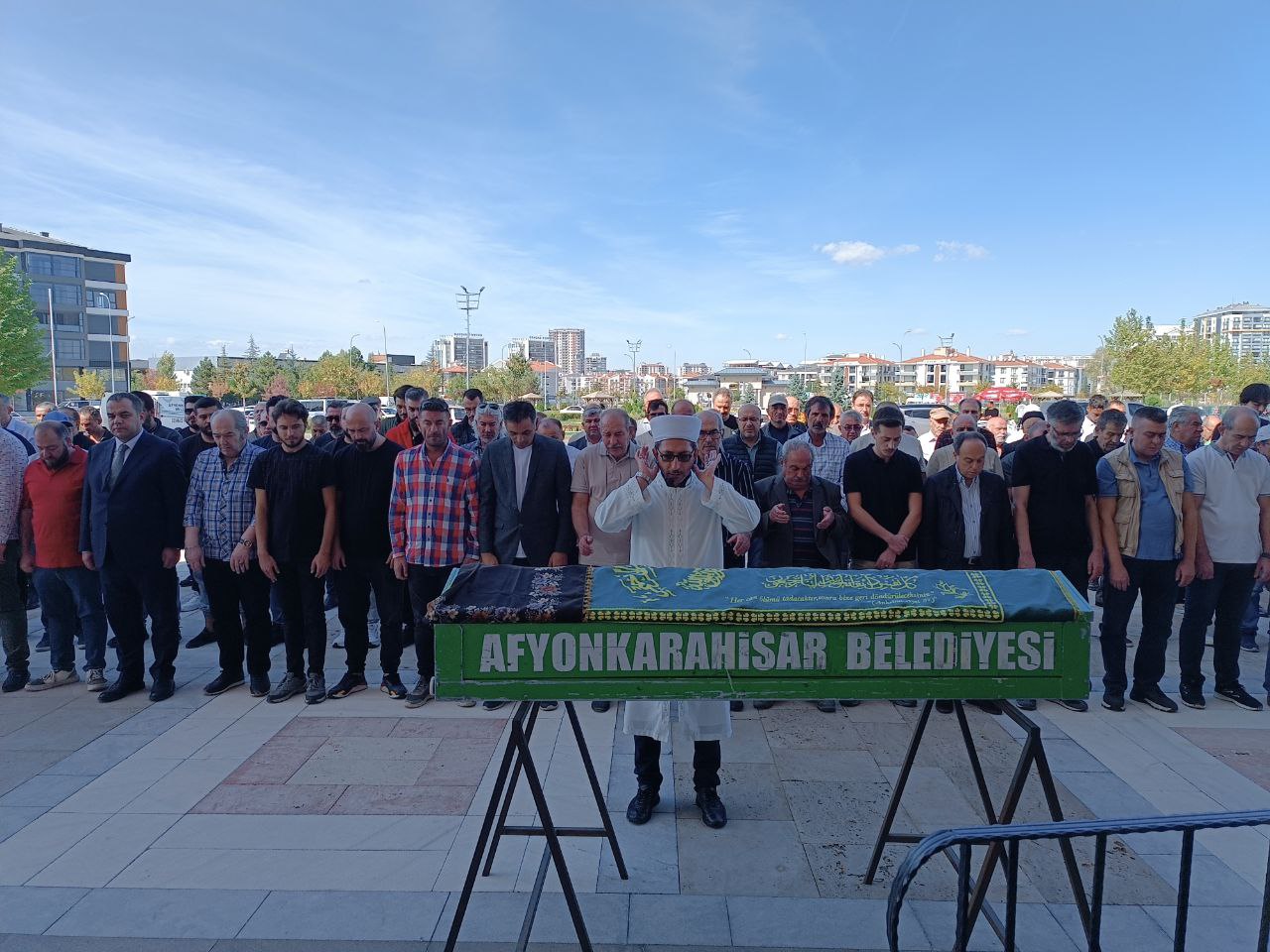 Okşar ailesinin acı günü...Zakire Okşar son yolculuğuna uğurlandı