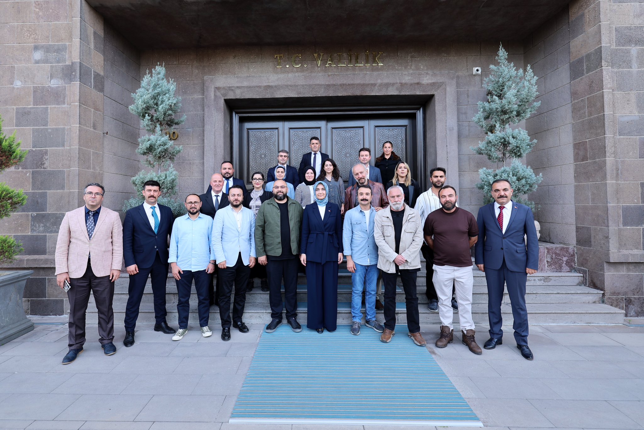 GÖNÜL DAĞI EKİBİ VALİ YİĞİTBAŞI’NI ZİYARET ETTİ