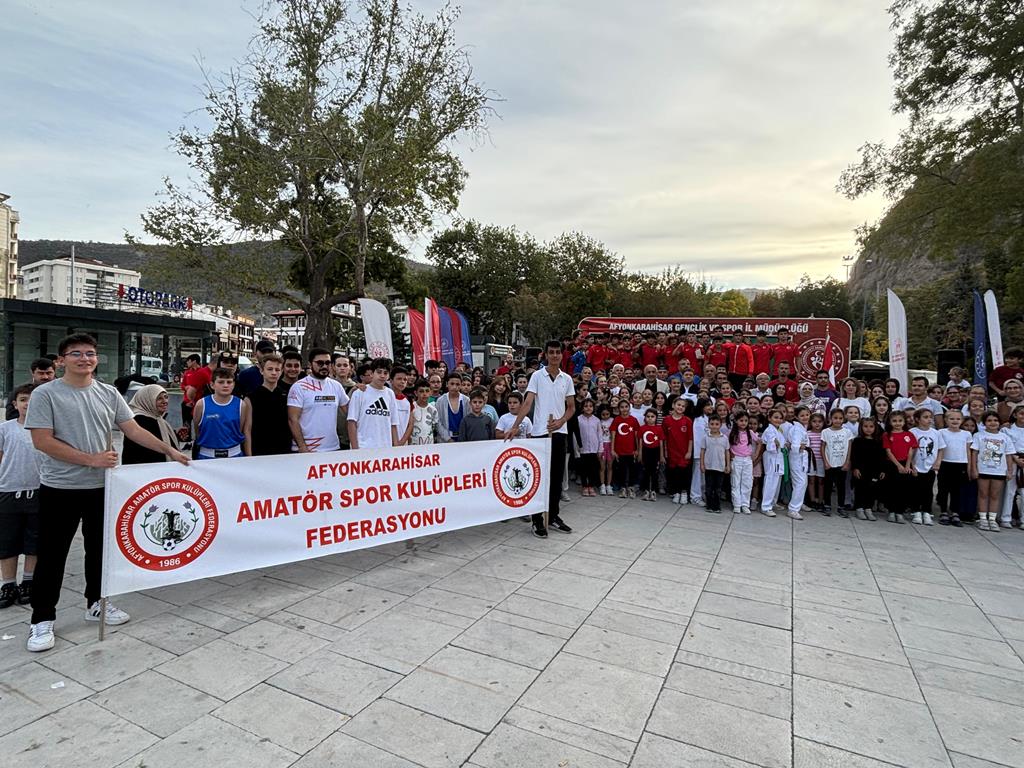 AFYONKARAHİSAR'DA AMATÖR SPOR HAFTASI COŞKUSU