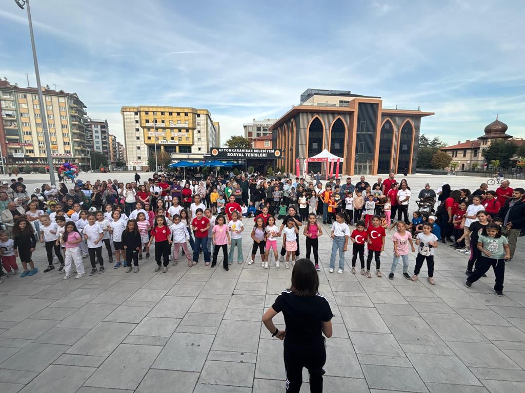 AFYONKARAHİSAR'DA AMATÖR SPOR HAFTASI COŞKUSU