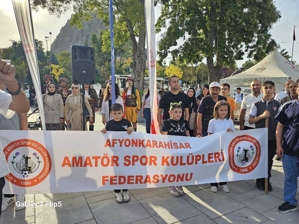 AFYONKARAHİSAR'DA AMATÖR SPOR HAFTASI COŞKUSU