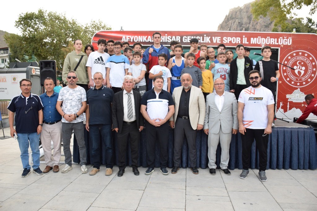 AFYONKARAHİSAR'DA AMATÖR SPOR HAFTASI COŞKUSU