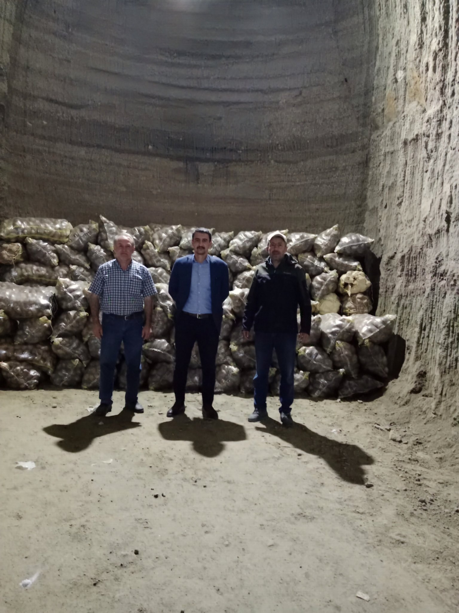 Şuhut İlçe Tarım Müdürü Tür,  5000 Ton Kapasiteli Doğal Yeraltı Patates Deposunu İncelendi