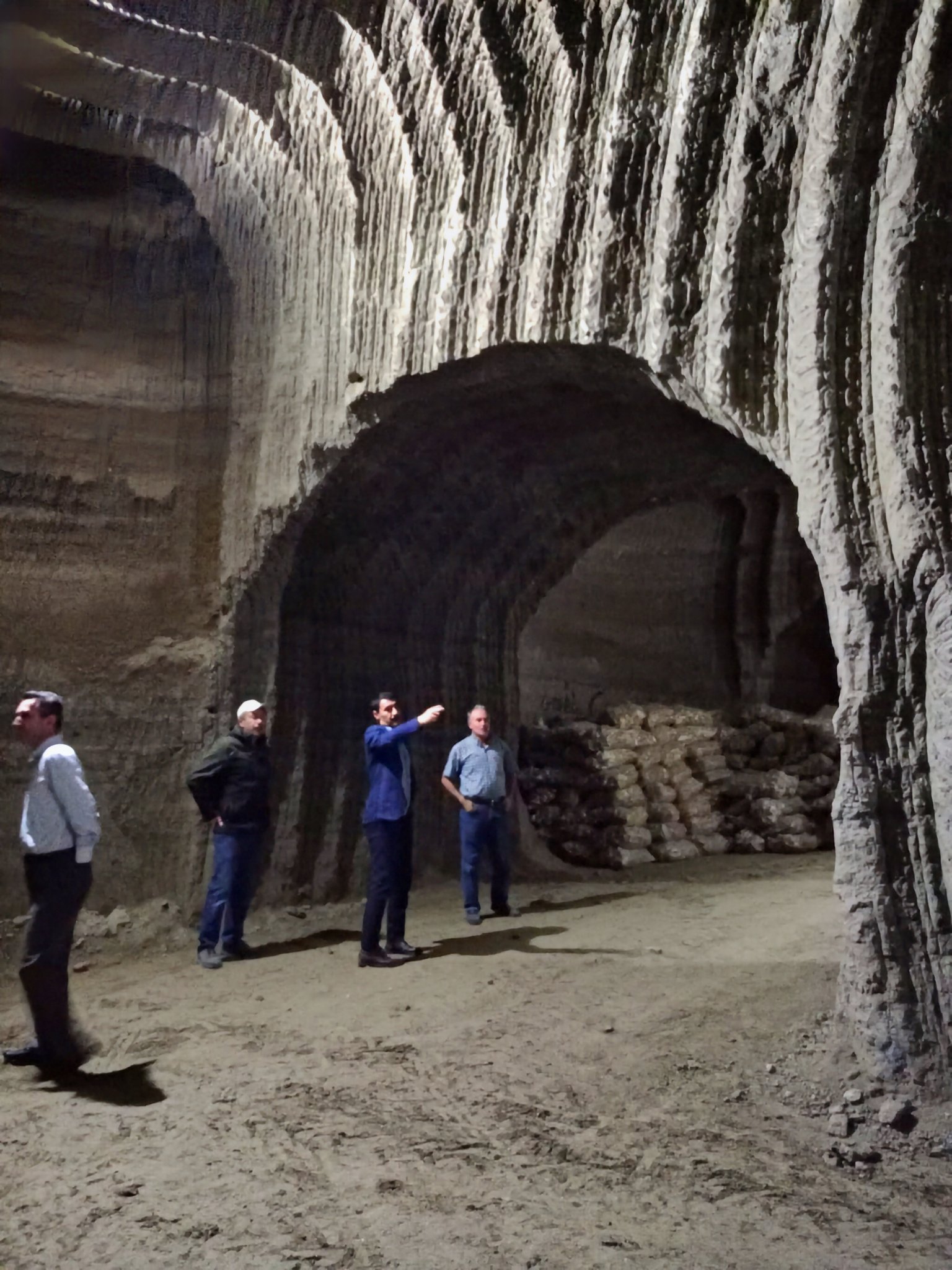 Şuhut İlçe Tarım Müdürü Tür,  5000 Ton Kapasiteli Doğal Yeraltı Patates Deposunu İncelendi