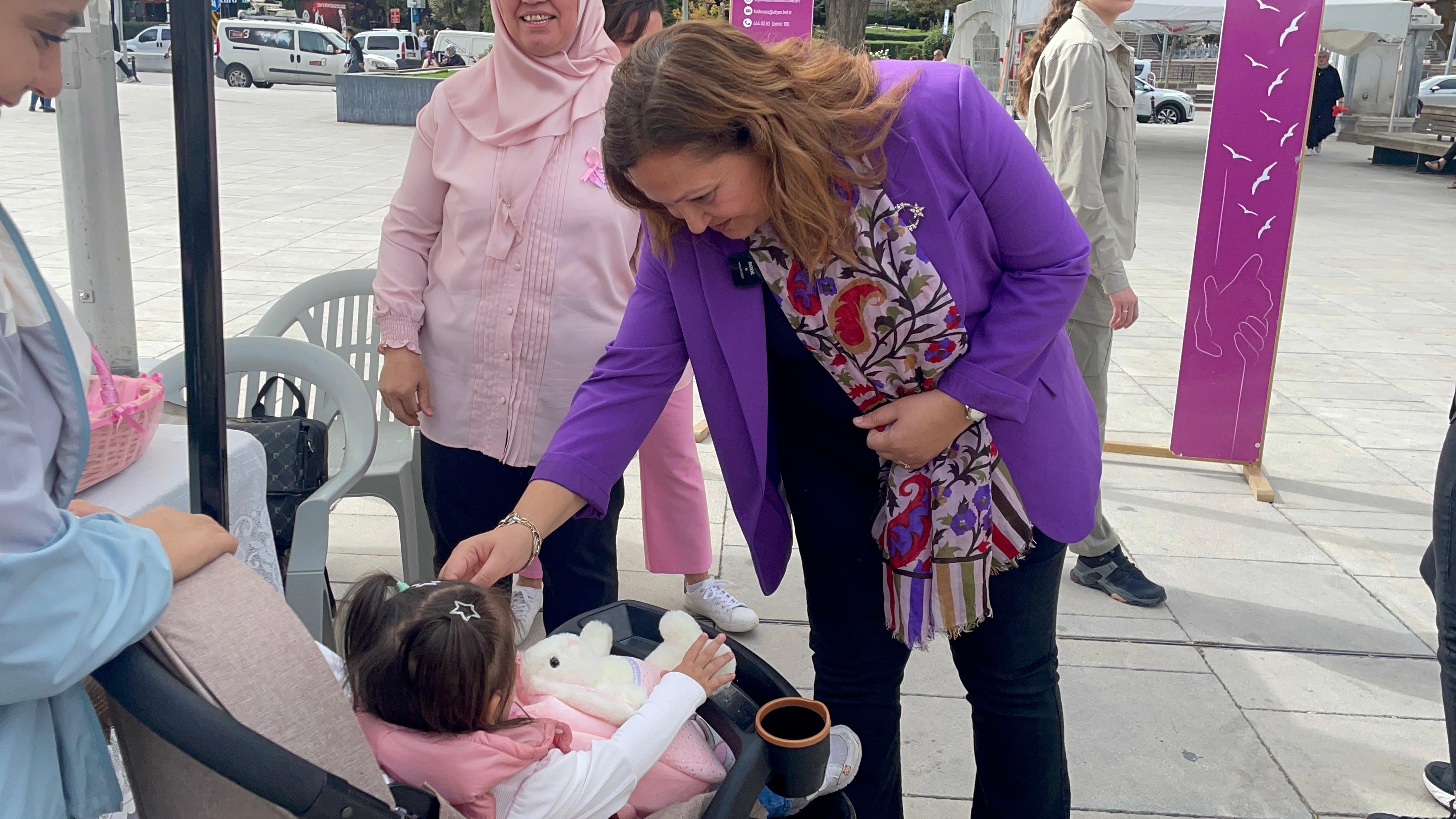 Dünya Kız Çocukları Günü Coşkuyla Kutlandı: 'Güçlü Kızlar, Güçlü Yarınlar' Etkinliği Zafer Meydanı'nda Gerçekleşti