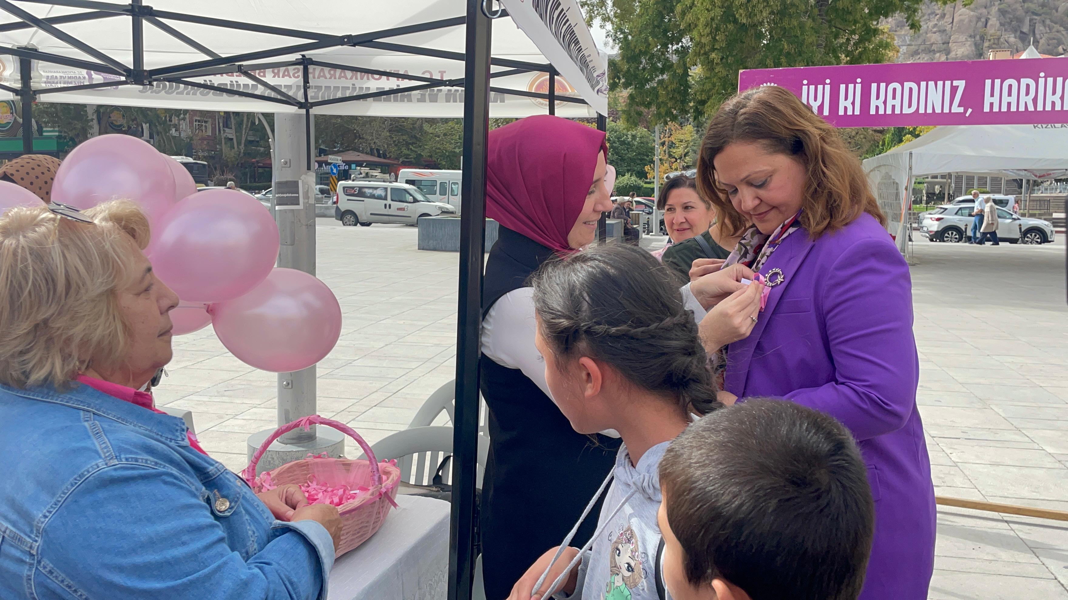 Dünya Kız Çocukları Günü Coşkuyla Kutlandı: 'Güçlü Kızlar, Güçlü Yarınlar' Etkinliği Zafer Meydanı'nda Gerçekleşti