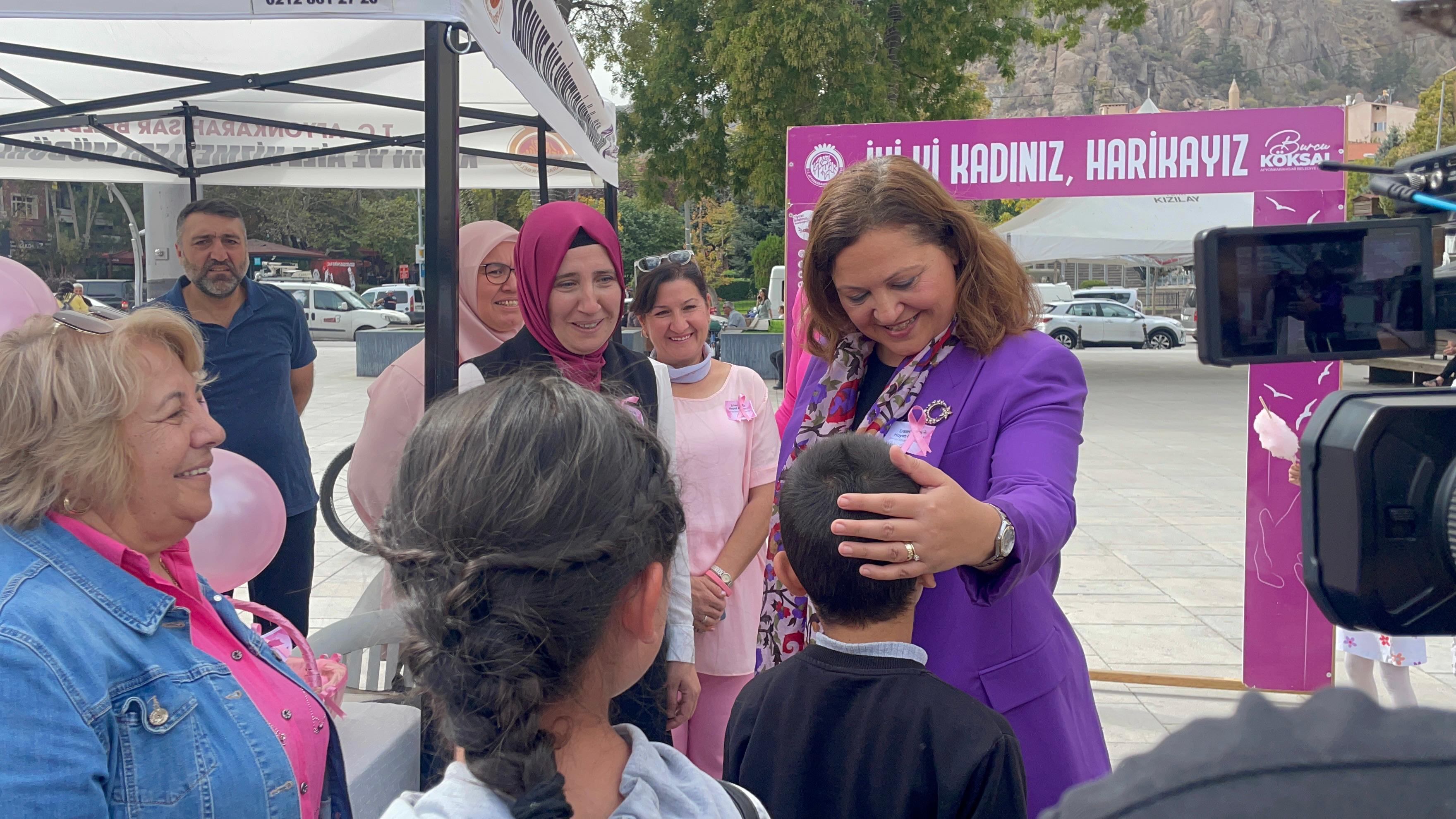 Dünya Kız Çocukları Günü Coşkuyla Kutlandı: 'Güçlü Kızlar, Güçlü Yarınlar' Etkinliği Zafer Meydanı'nda Gerçekleşti
