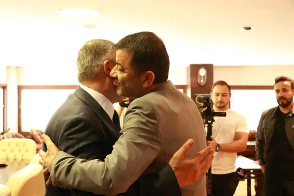 BAŞKAN TOPÇU'DAN, ÇAVUŞOĞLU'NA ZİYARET