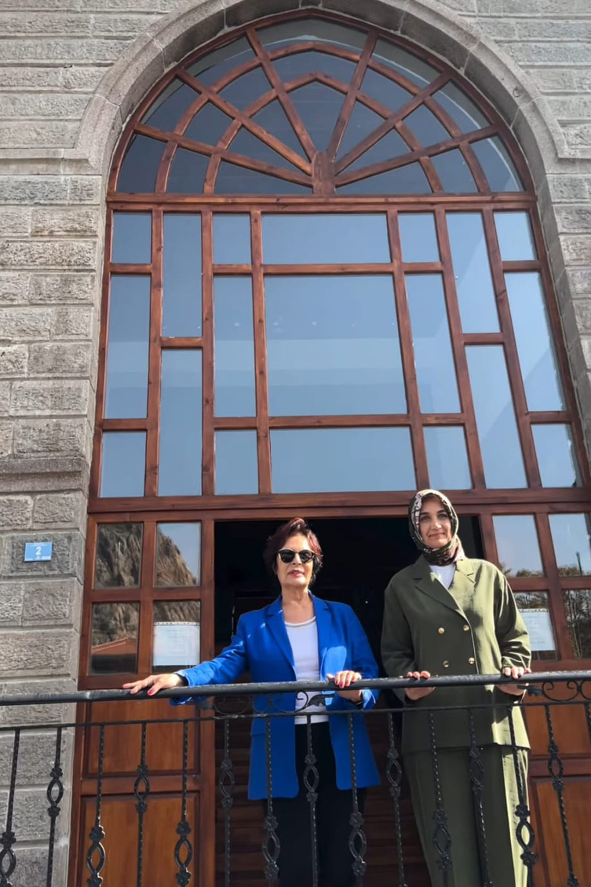 Yeşilçam'ın Usta Sanatçısı Hülya Koçyiğit'ten Vali Yiğitbaşı'na Övgü Dolu Sözler