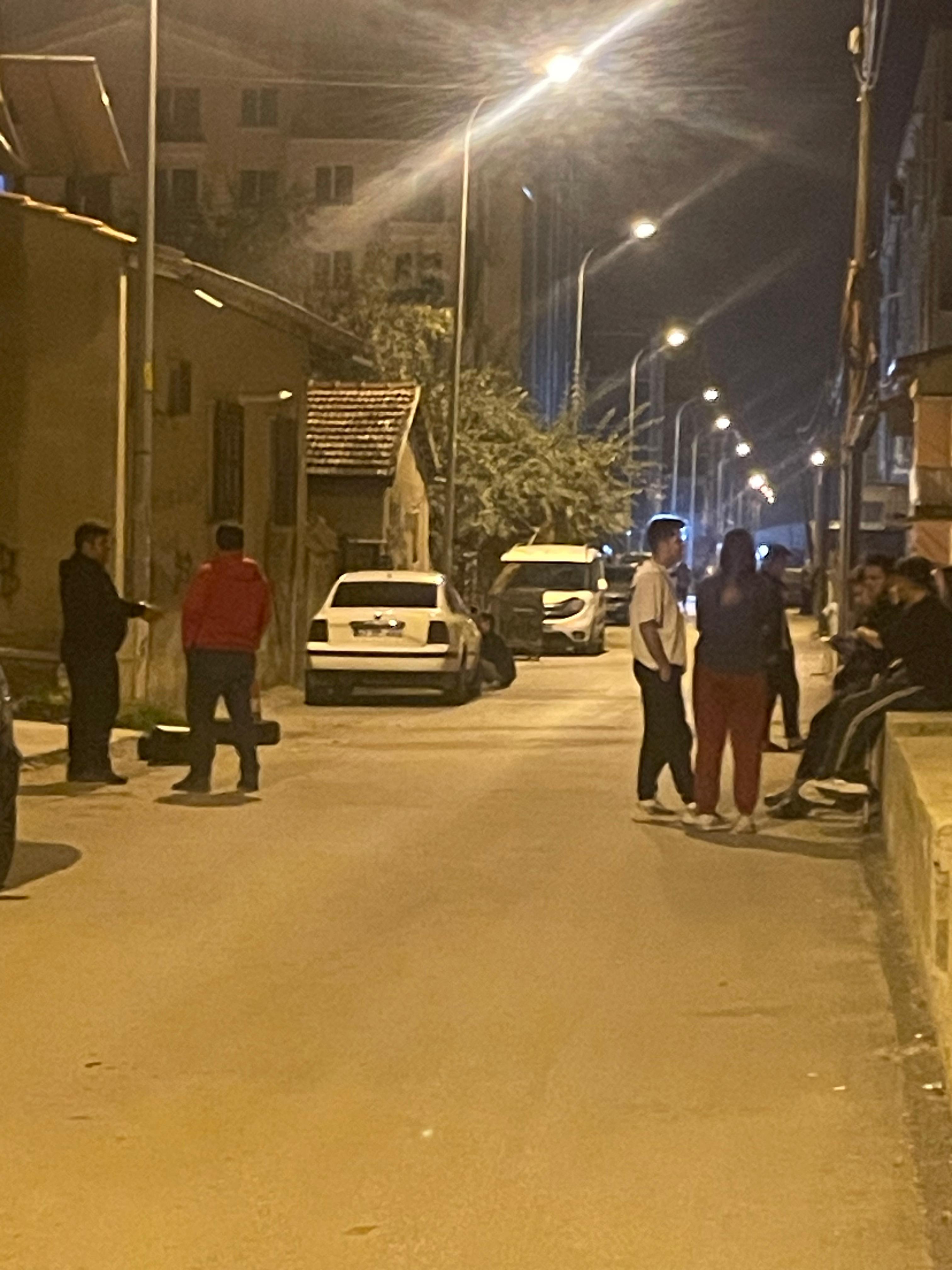 VATANDAŞLAR KENDİNİ SOKAĞA ATTI
