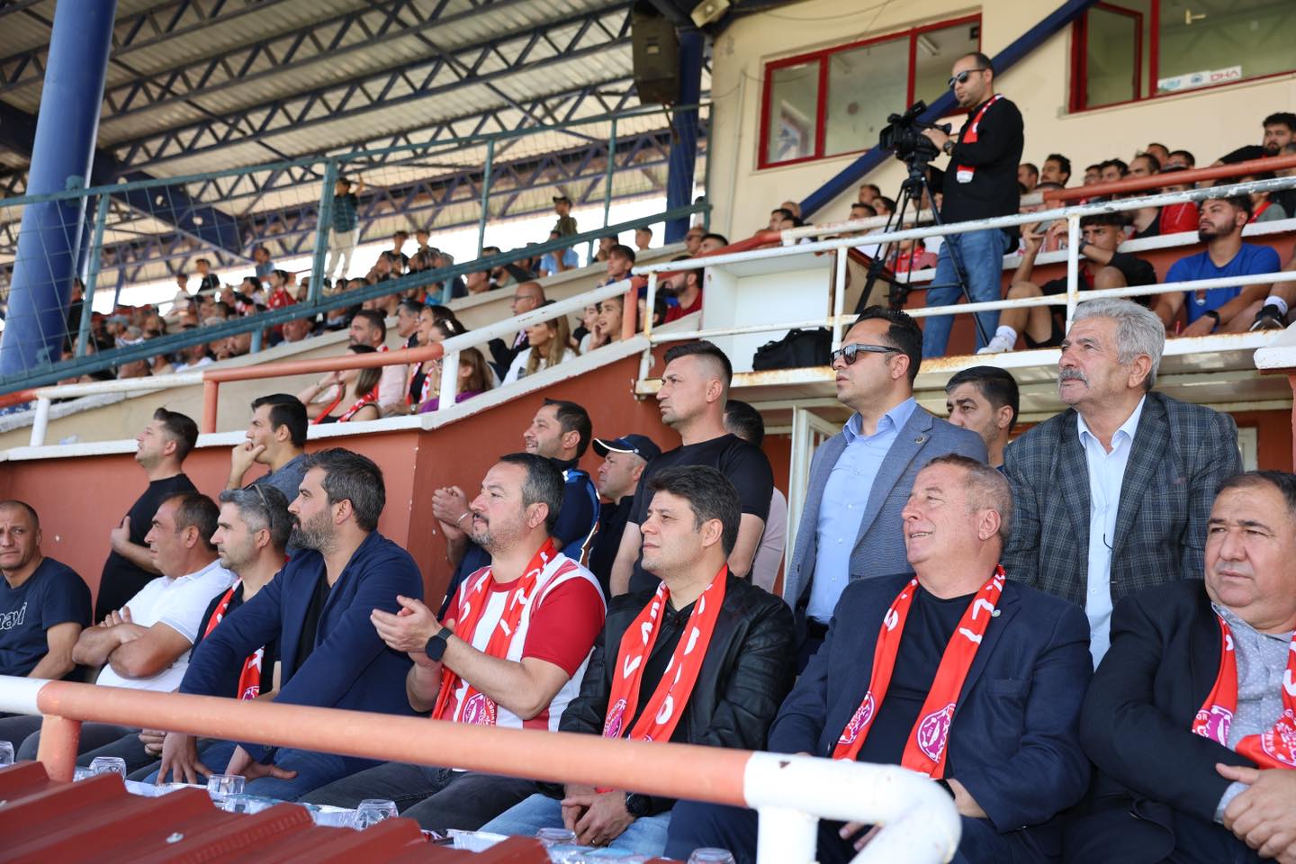 MİLLETVEKİLİ OLGUN SANDIKLI MAÇINI TRİBÜNDEN TAKİP ETTİ