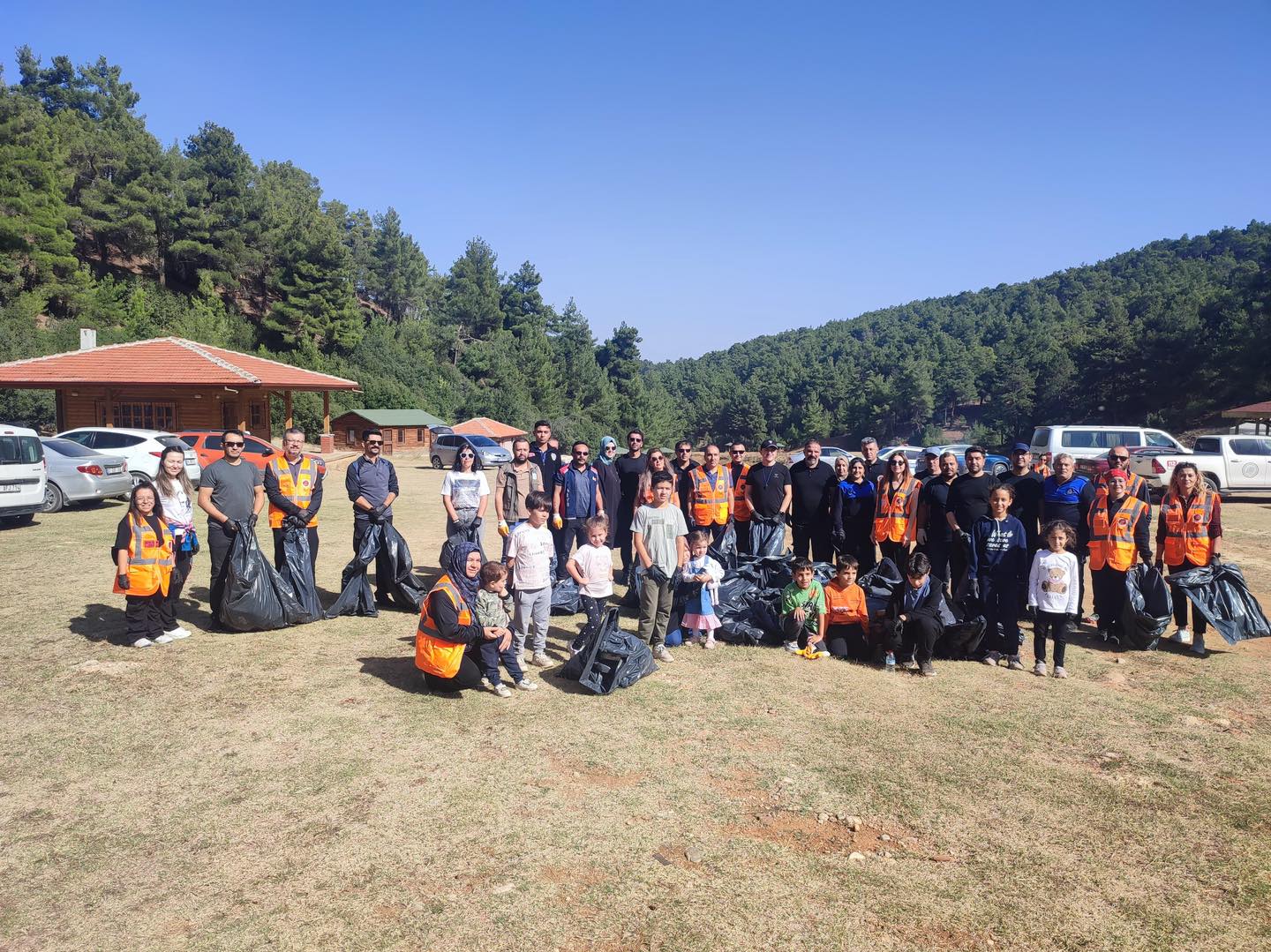 Dinar’da Çevre Temizliği Etkinliği Gerçekleştirildi
