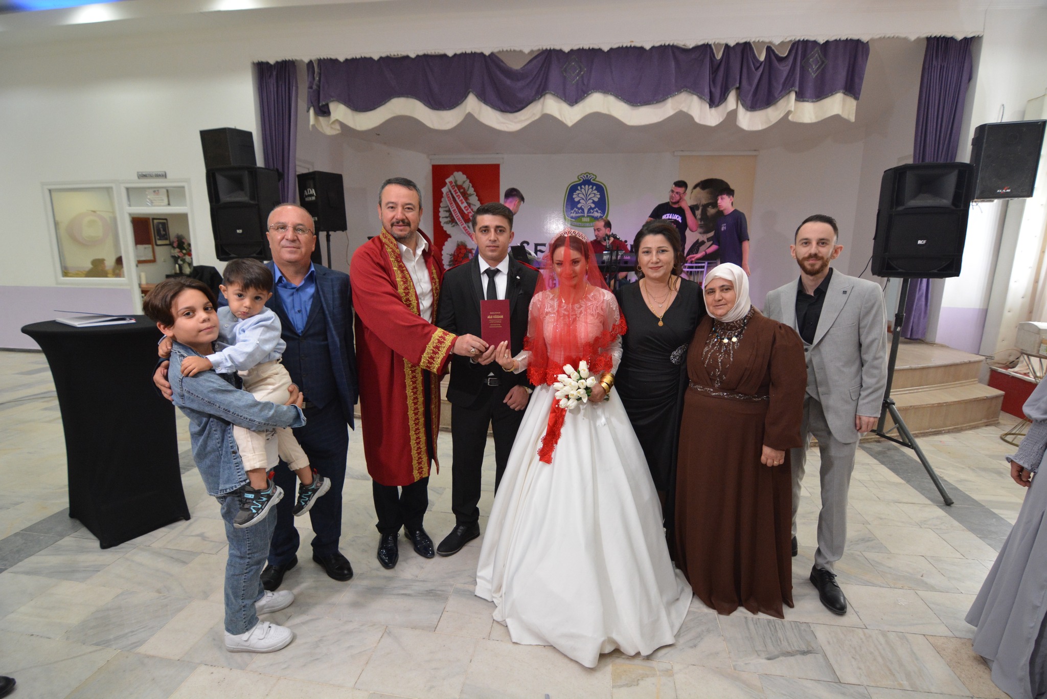 MİLLETVEKİLİ OLGUN VE BAŞKAN ÖZTAŞ, ÇİFTLERİN SEVİNCİNE ORTAK OLMAYA DEVAM EDİYOR