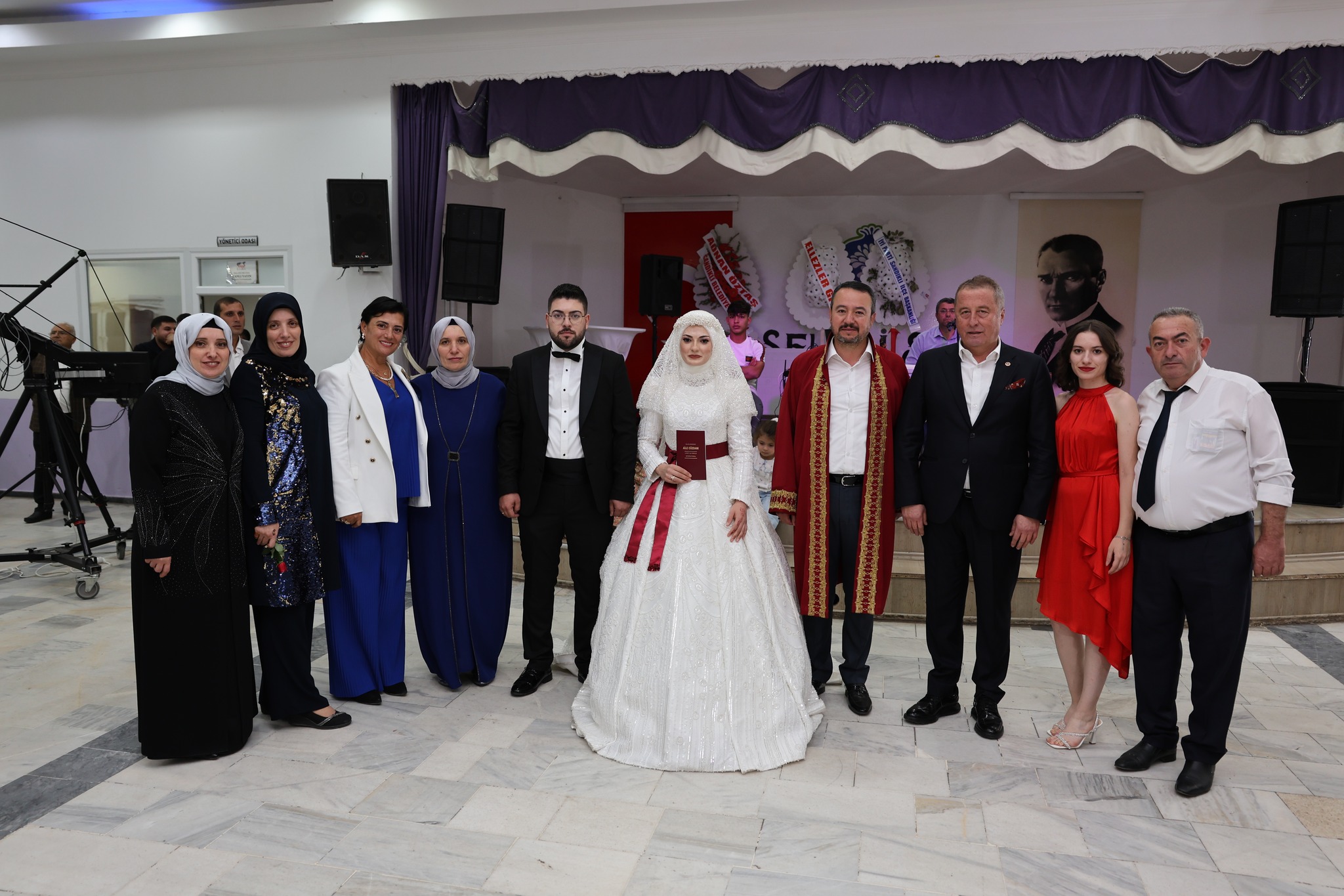 MİLLETVEKİLİ OLGUN VE BAŞKAN ÖZTAŞ, ÇİFTLERİN SEVİNCİNE ORTAK OLMAYA DEVAM EDİYOR
