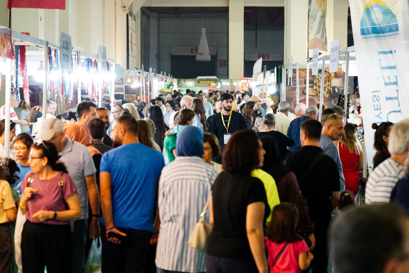 Afyonkarahisar'ın Lezzetleri YÖREX Fuarı'nda Yoğun İlgi Gördü