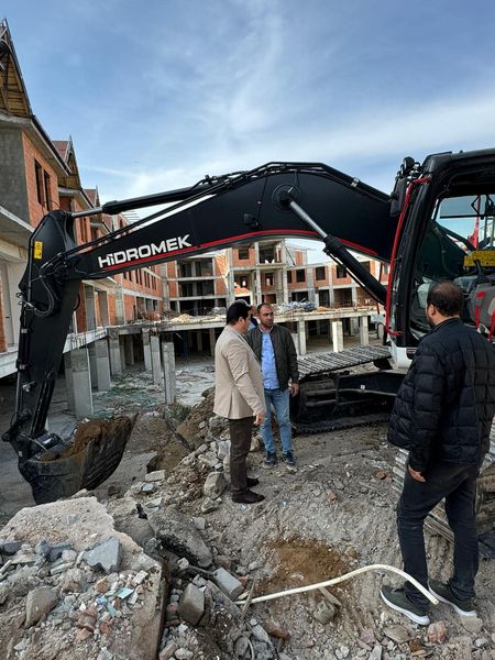 Bolvadin’in Çalışkan Başkanı Gecesini Gündüzüne Katıyor