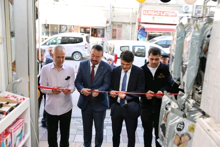 ÇENGEL VE ÖZTAŞ, ÇARŞI AVM AÇILIŞINA KATILDI