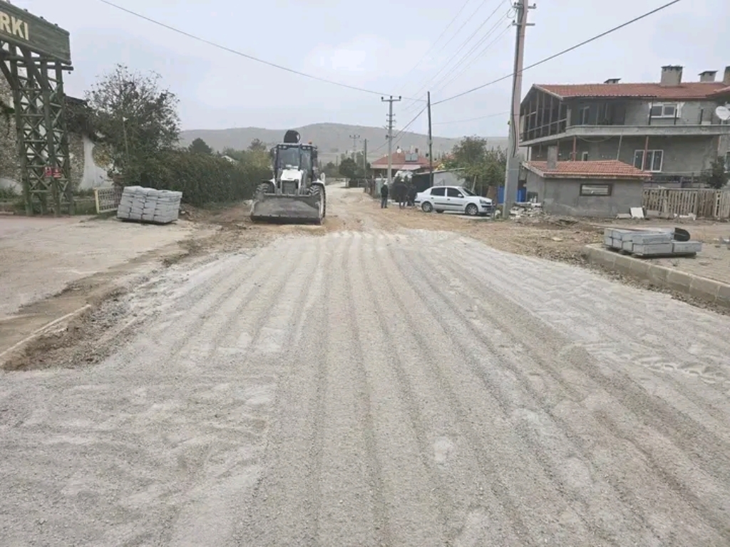 AKÖREN BELEDİYESİ'NİN PARKE TAŞI DÖŞEME ÇALIŞMALARI BAŞLADI