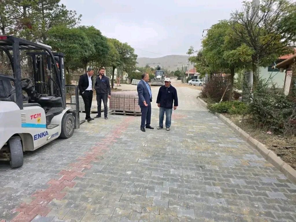 AKÖREN BELEDİYESİ'NİN PARKE TAŞI DÖŞEME ÇALIŞMALARI BAŞLADI