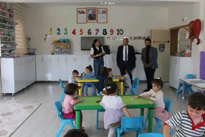 ÖZÇAL, ANAOKULU ZİYARETLERİNE DEVAM EDİYOR
