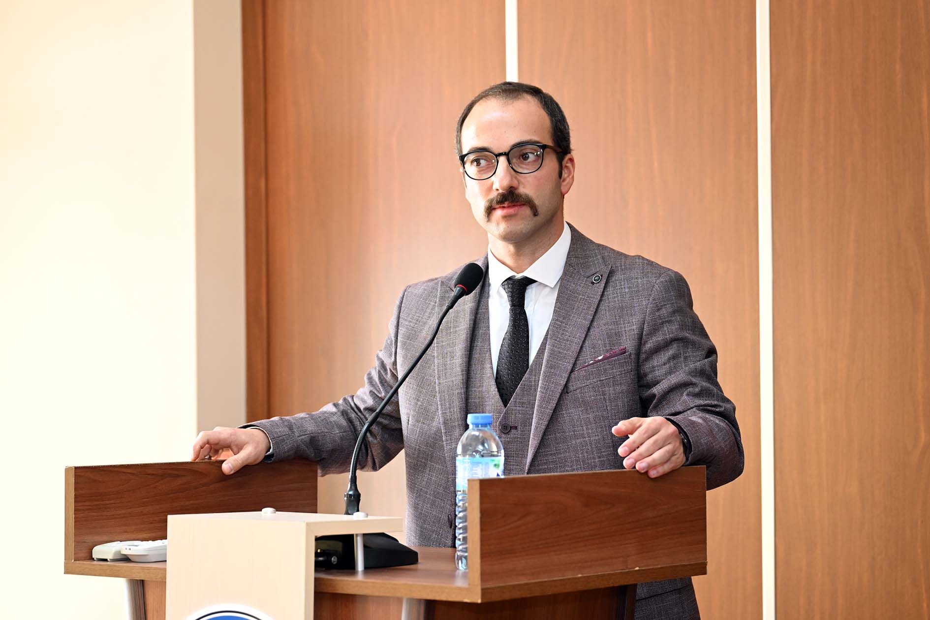 “Kadına Karşı Şiddetin Önlenmesi ve Ailenin Korunması” Söyleşisi Düzenlendi
