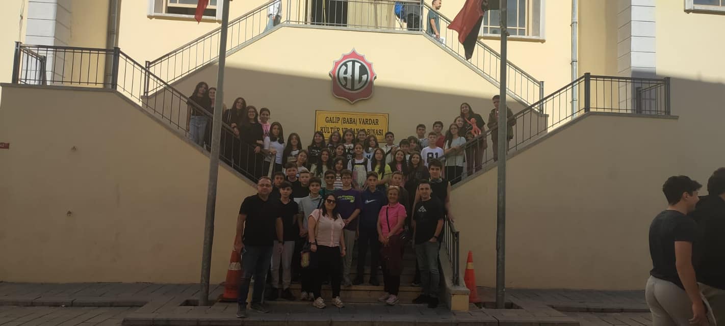 Şemsettin Karahisari Ortaokulu Öğrencileri Hem Gezdi Hem Öğrendi