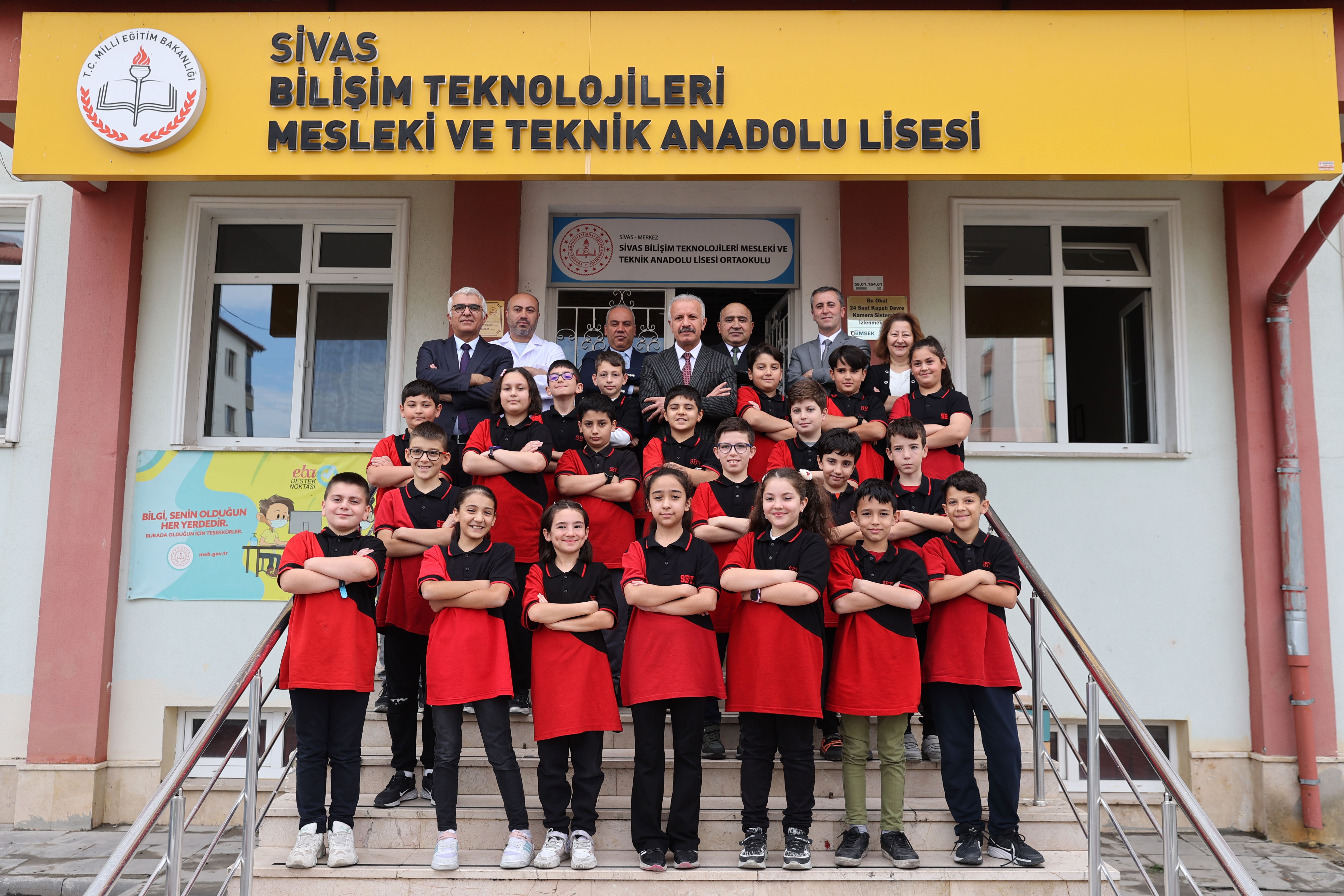 Mesleki ortaokul kapılarını ilk öğrencileri için açtı