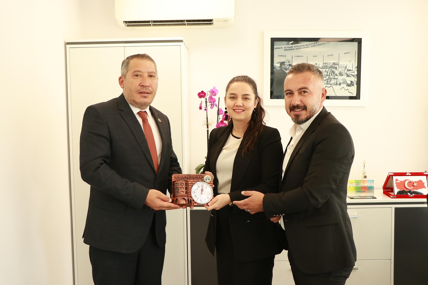 BAŞKAN VEYSEL TOPÇU ŞUBE MÜDÜRÜ’NÜ ZİYARETTE BULUNDU