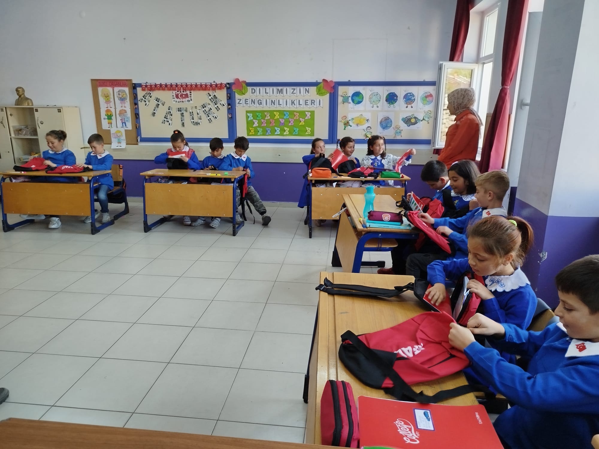 AFAD FARKINDALIK EĞİTİMLERİ VERMEYE DEVAM EDİYOR