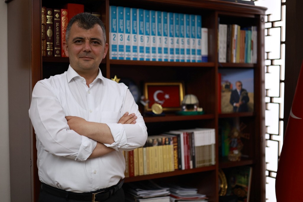 EMİRDAĞ HÜKÜMET KONAĞI İKMAL İHALESİNE ÇIKIYOR