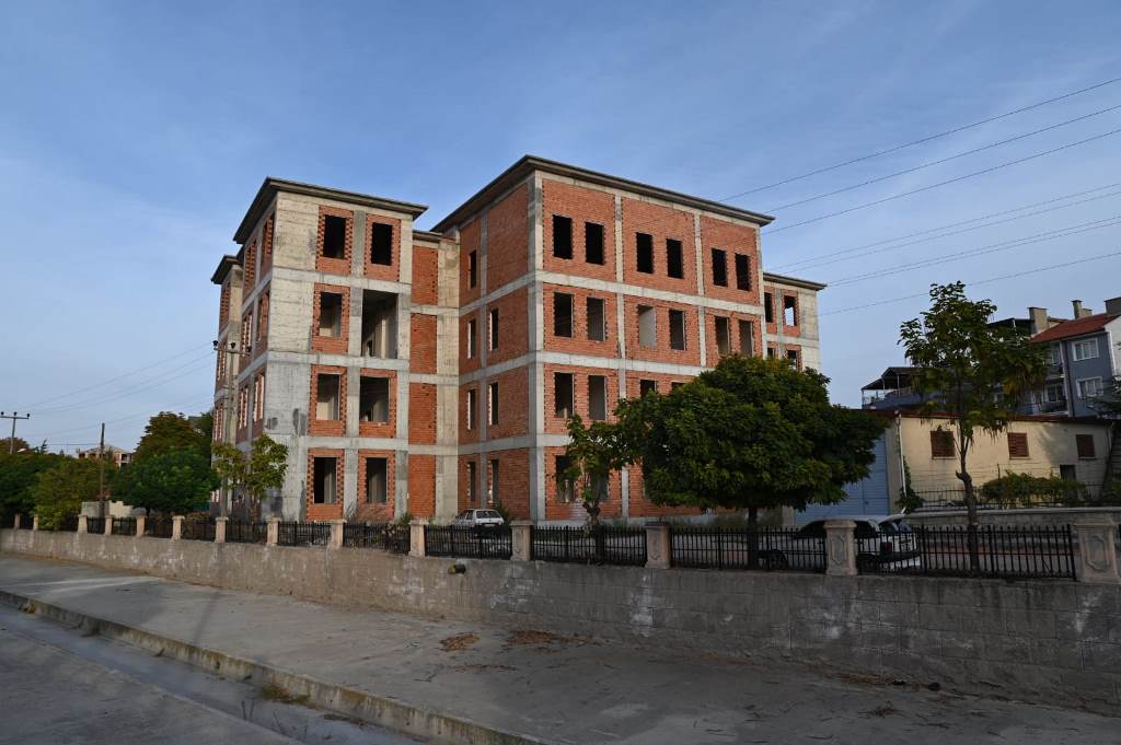 EMİRDAĞ HÜKÜMET KONAĞI İKMAL İHALESİNE ÇIKIYOR