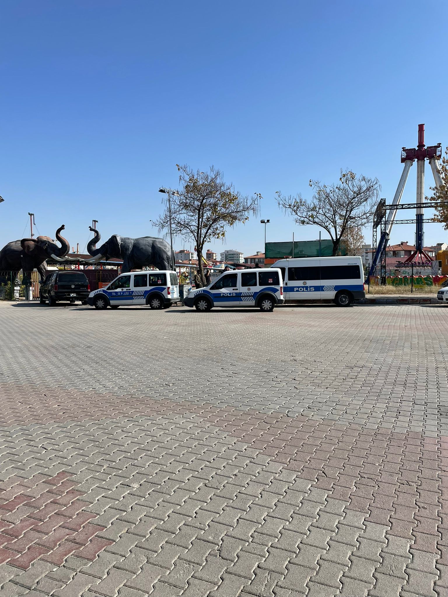 Fuar Lunapark Alanı Tahliye Ediliyor Emniyet Güçleri Bölgede Tedbir Aldı
