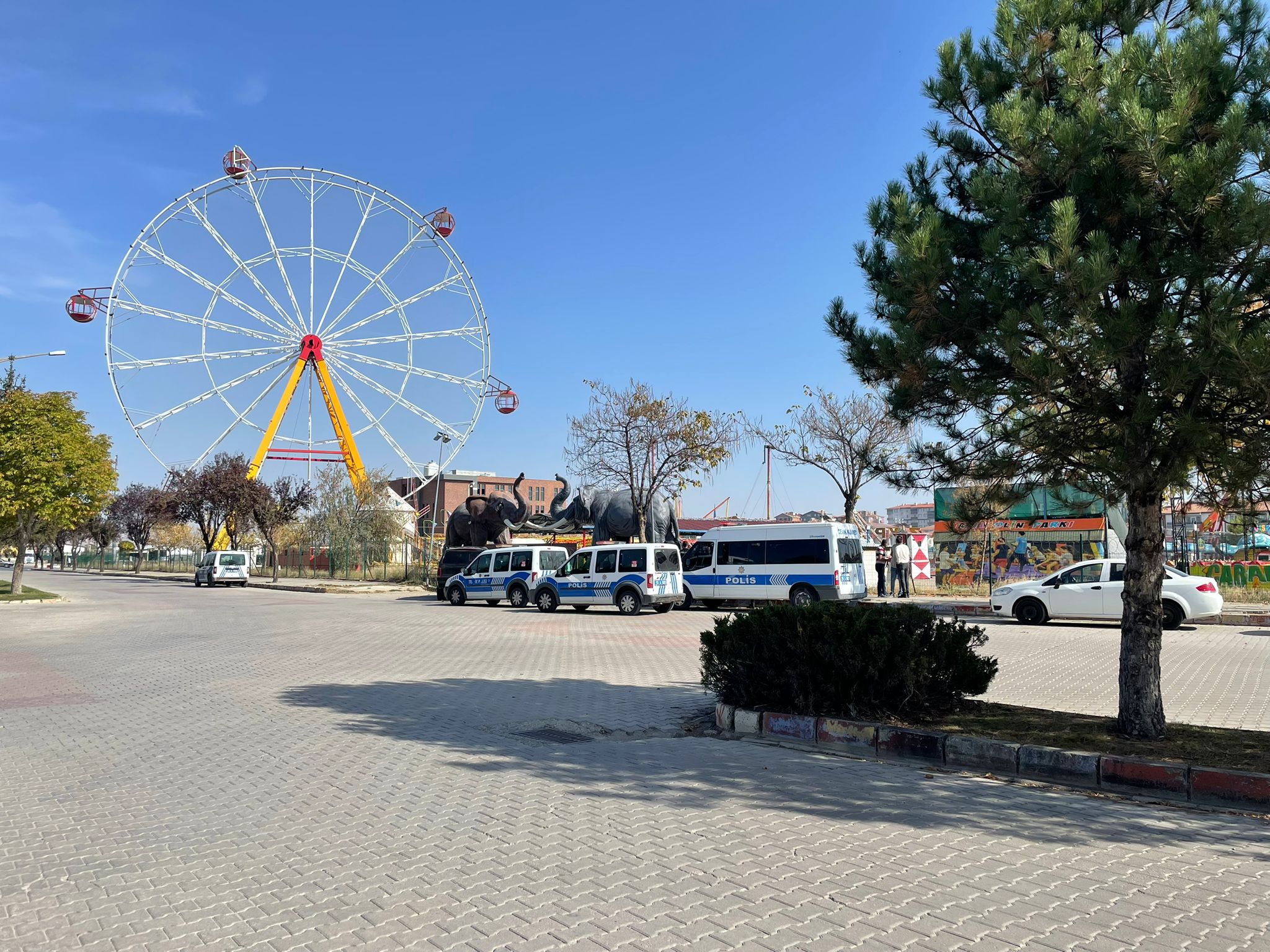 Fuar Lunapark Alanı Tahliye Ediliyor Emniyet Güçleri Bölgede Tedbir Aldı