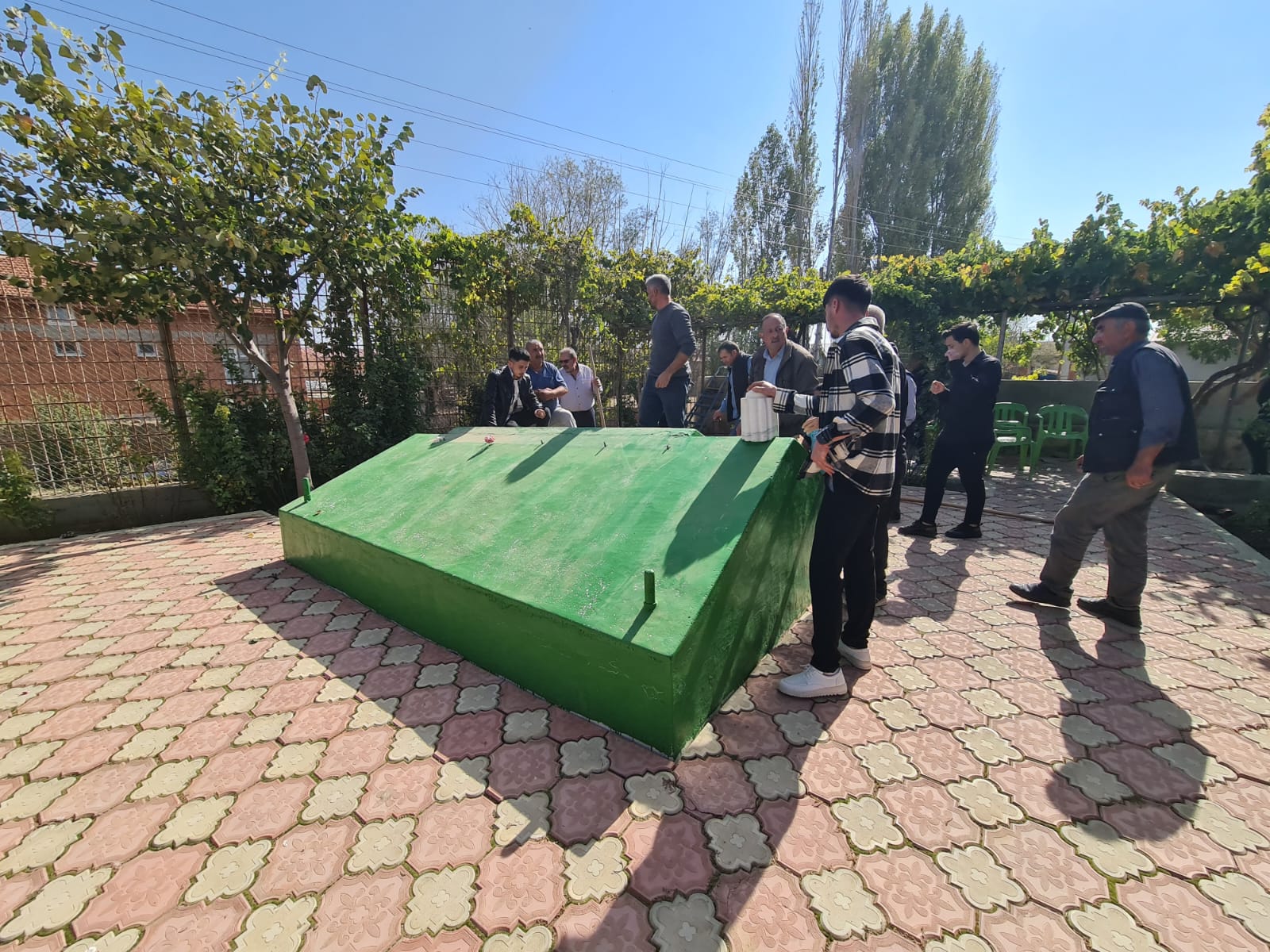 Kendi mezarını 1 yıl önceden evinin bahçesine yaptırmış!  Gazi Seydi Ahmet Gündoğdu Ebediyete Uğurlandı