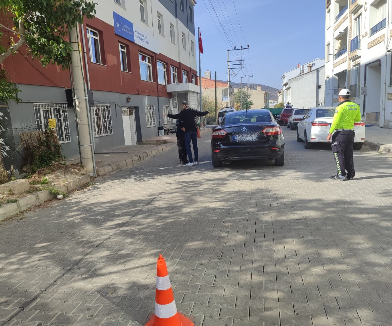 Kız Öğrenci Yurtları Çevresinde Güvenlik Uygulamaları Devam Ediyor