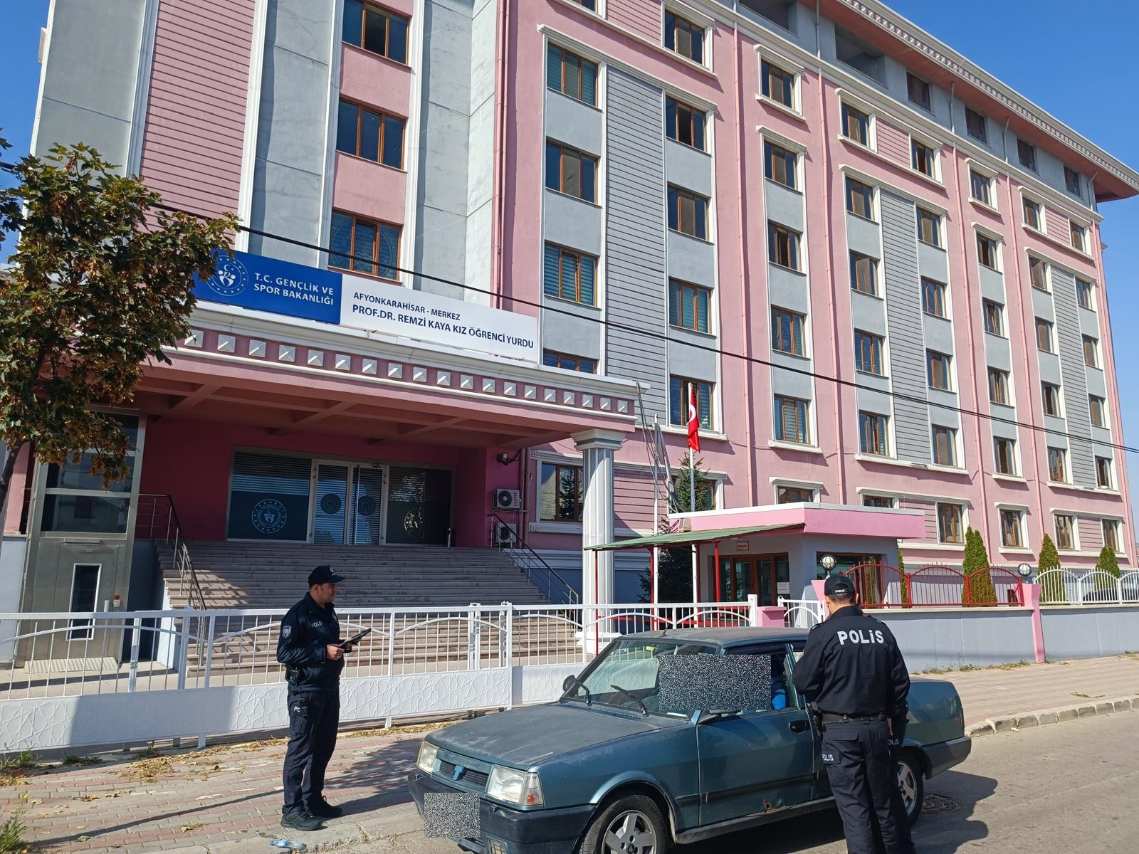 Kız Öğrenci Yurtları Çevresinde Güvenlik Uygulamaları Devam Ediyor