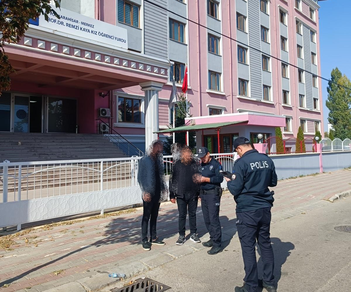 Kız Öğrenci Yurtları Çevresinde Güvenlik Uygulamaları Devam Ediyor