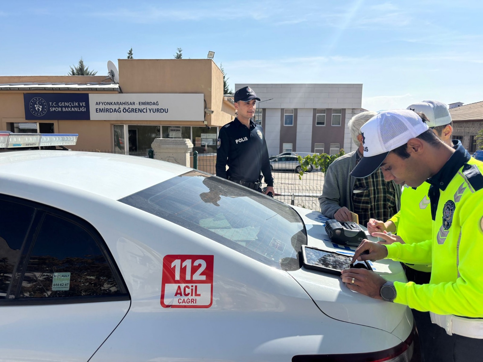 Kız Öğrenci Yurtları Çevresinde Güvenlik Uygulamaları Devam Ediyor
