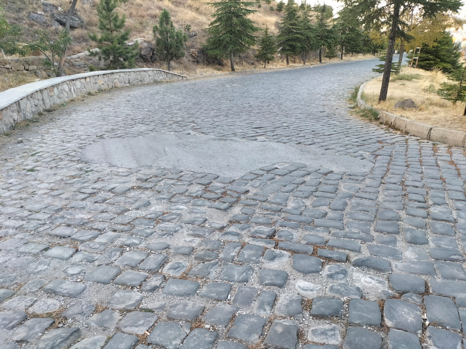 Vatandaşın Arnavut Taş Çilesi Devam Ediyor