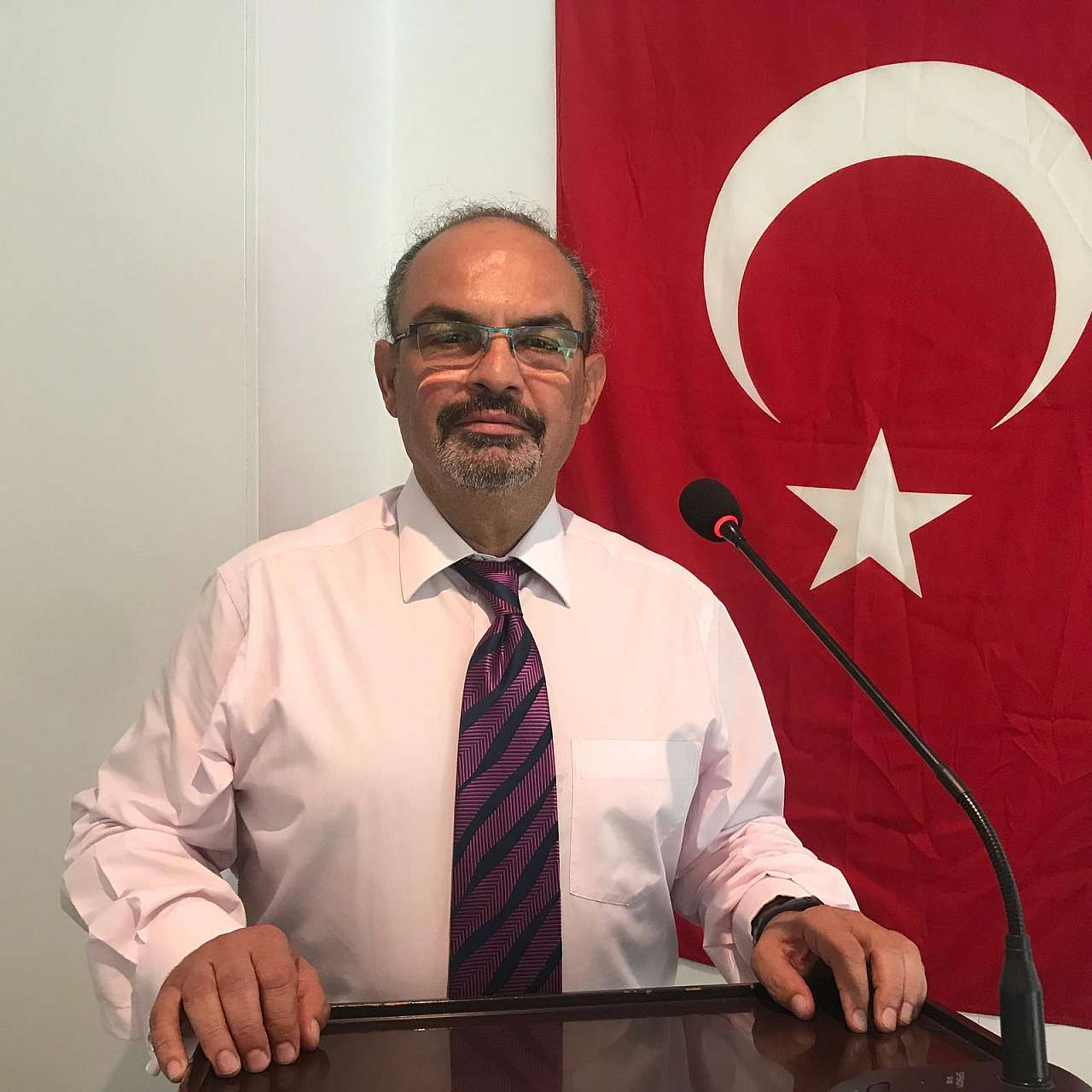 PROF. DR. UÇAR  ‘’SOKAK HAYVANLARINA YAPILAN ZULÜM KABUL EDİLEMEZ’’