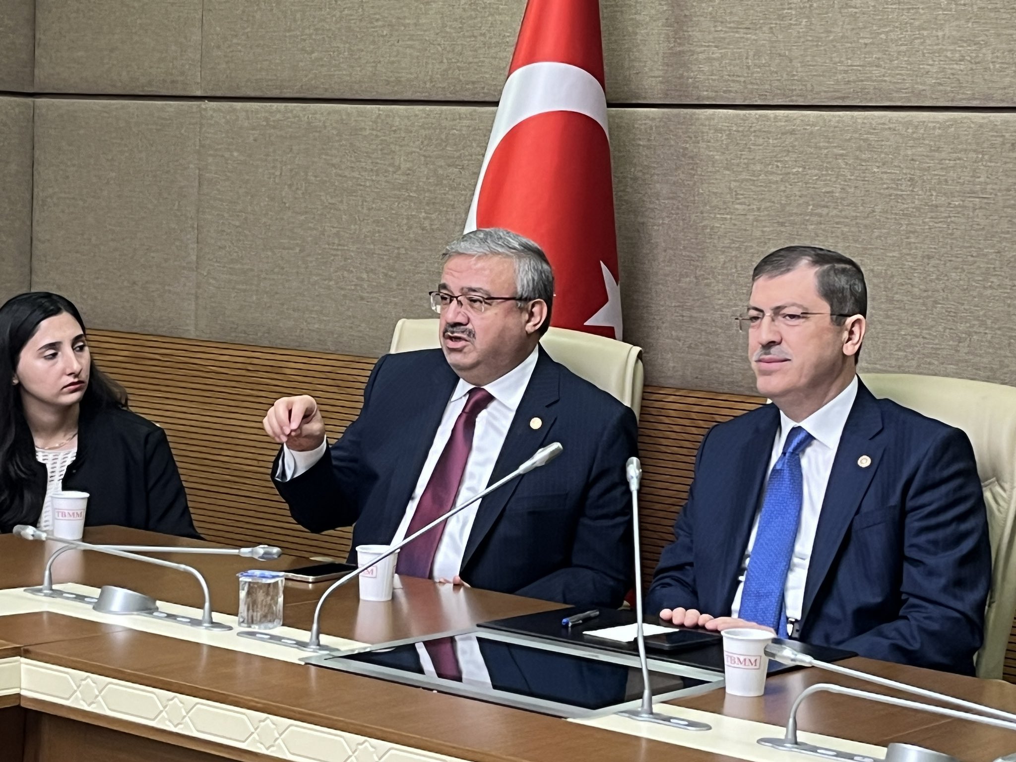MİLLETVEKİLİ YURDUNUSEVEN ÖĞRENCİLERE TECRÜBELERİNİ ANLATTI