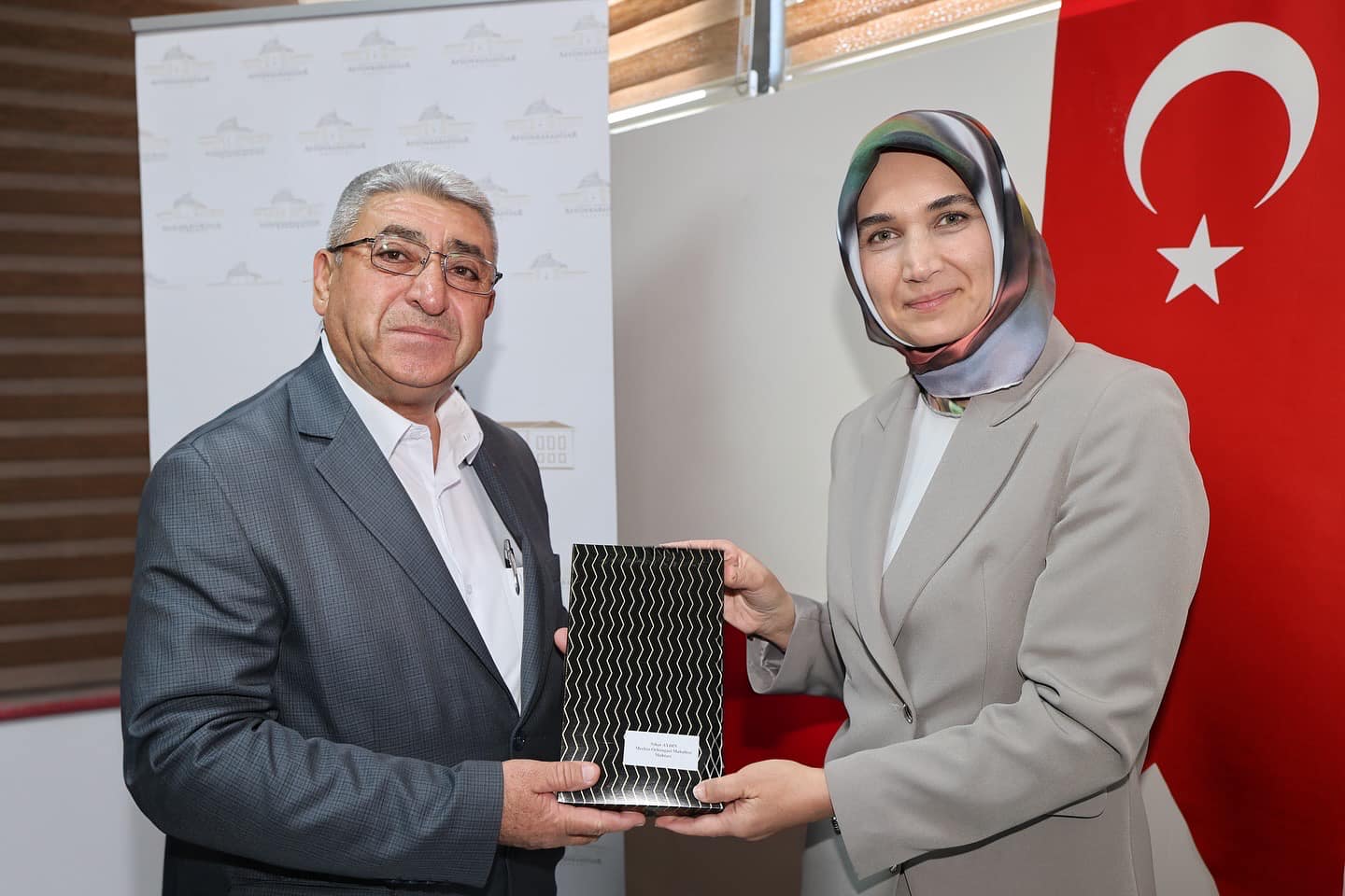 DEVLET ANA MUHTARLARLA BİR ARAYA GELDİ