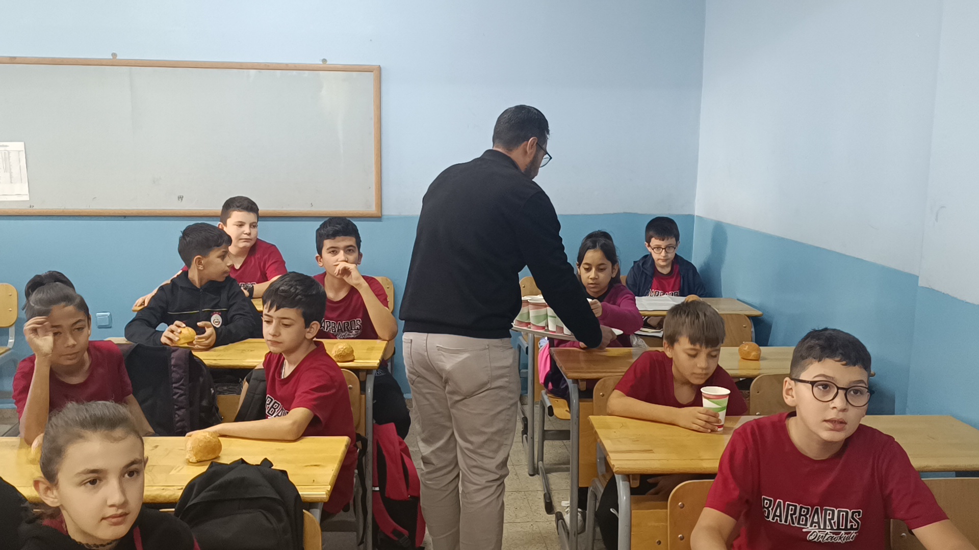 Sandıklı'da öğrencilere çorba ikramı yapılıyor: Kahvaltı Alışkanlığına Destek