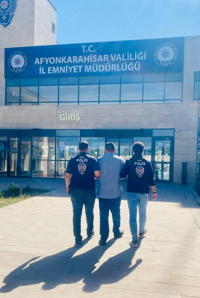 Dolandırıcılık suçundan aranıyordu: Aranması olan şahsı polis yakaladı
