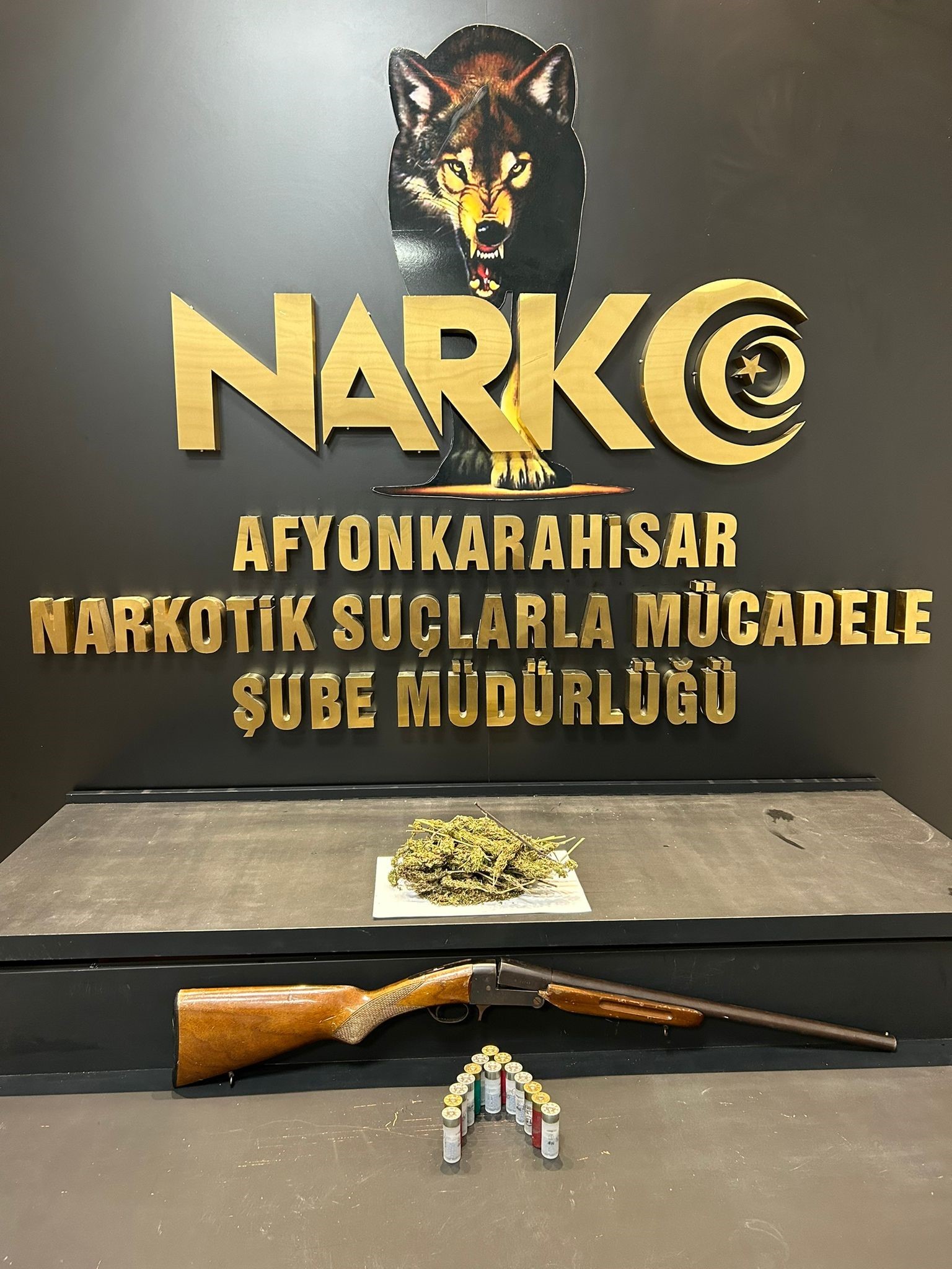 Afyonkarahisar’da uyuşturucu operasyonu!  4 kişi tutuklandı