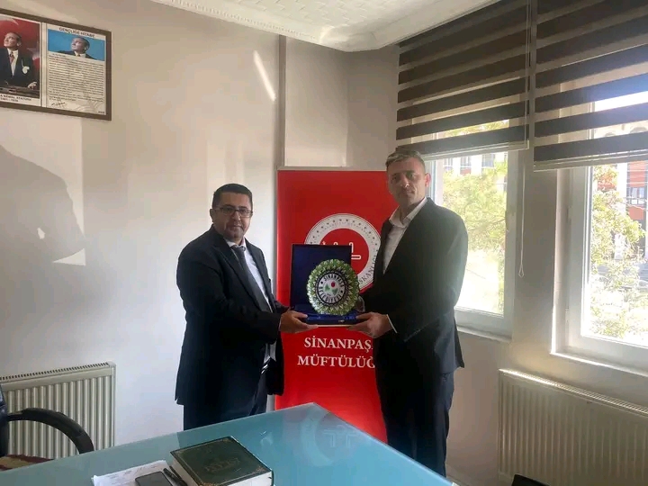 BAŞKAN YILDIRIM, İLÇE MÜFTÜSÜ HASANKAHYAOĞLU'NU ZİYARET ETTİ