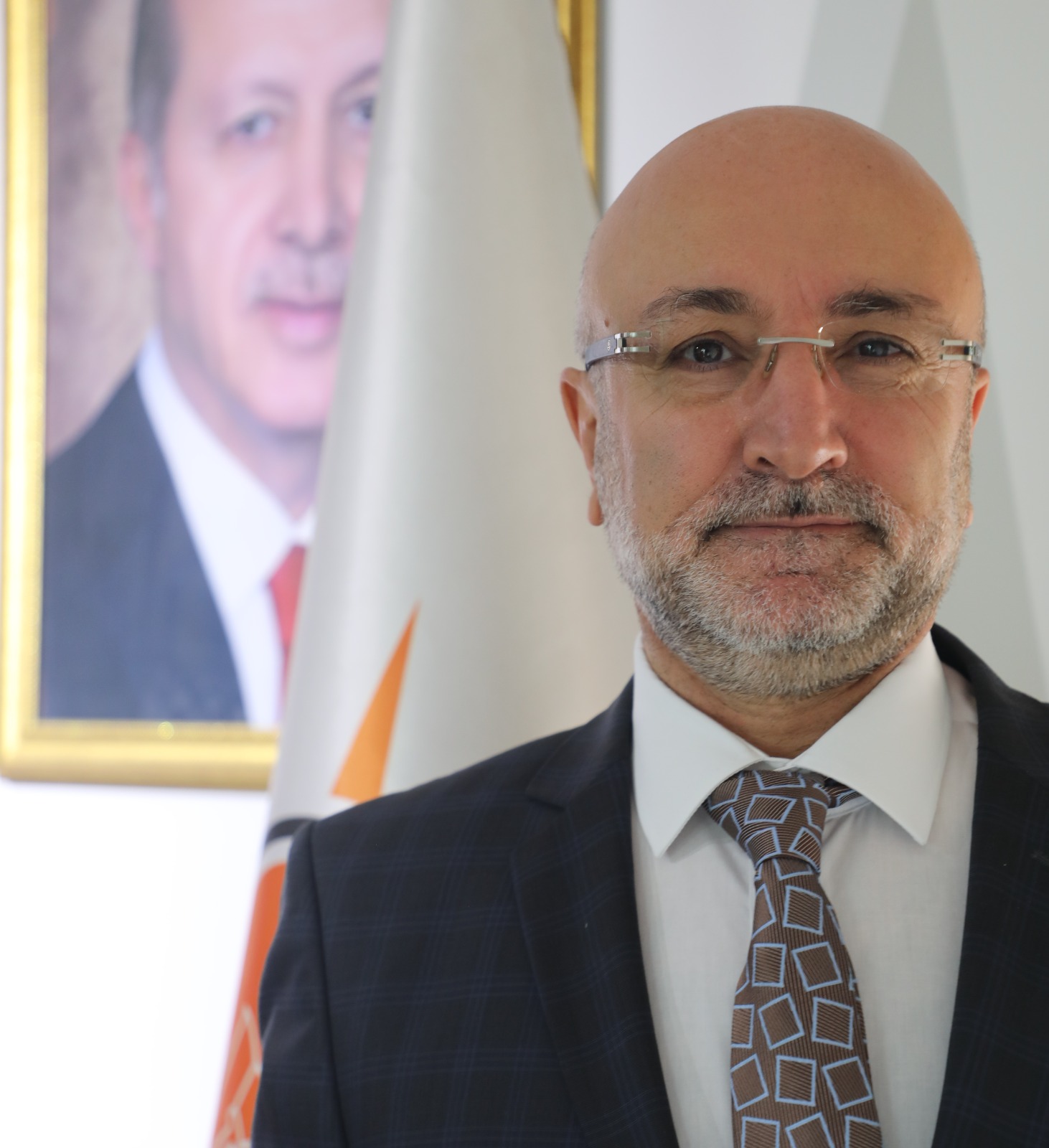 AK Partili Şahin Muhtarları Günlerinde Yalnız Bırakmadı