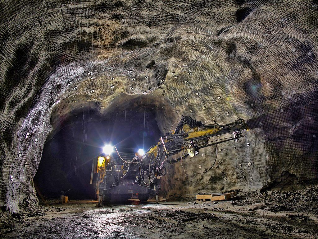 "MADENCİLİĞİ TEKNOLOJİ İLE ENTEGRE ETMELİYİZ"