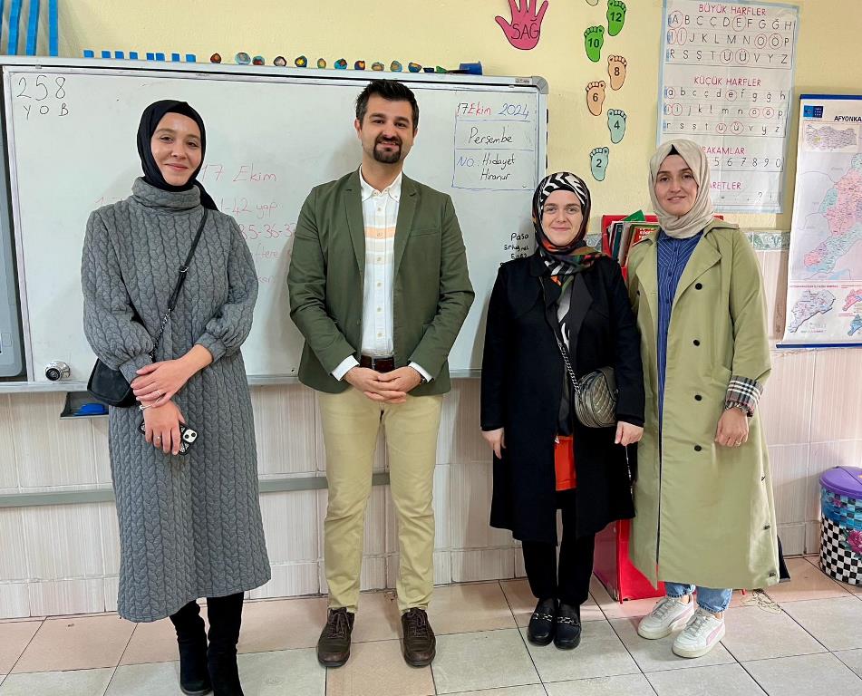 AKÖREN'DE VELİLERE YÖNELİK SEMİNER