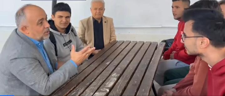 KASAPOĞLU GENÇLERLE BİR ARAYA GELDİ